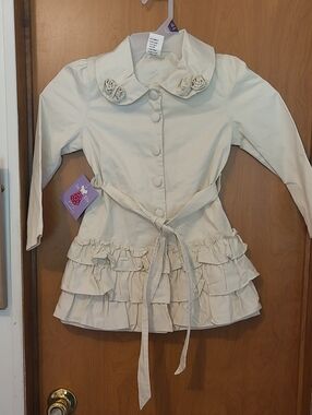 Joe-ella Size 5 Toddler Tan  Ruffle Trench Coat with Rose Collar
